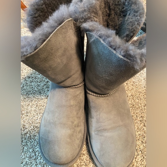 Grey Ugg Short Boot with Side Button - Picture 2 of 2